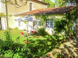 Balcony - Cosy and Charming Cottage on a Large Nature Estate Ideal for Couples! (Sos)