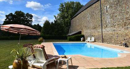 Picturesque Holiday Home in Vergoncey With Swimming Pool