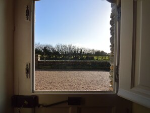 1 bedroom, individually furnished - Stone Holiday House 2,5 km From the sea (La Haye)