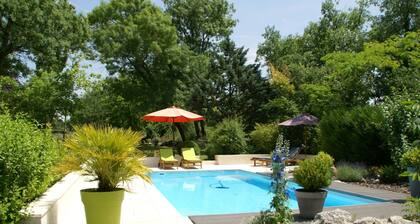 Characteristic, Modern House With Pool and Jacuzzi in Southern France