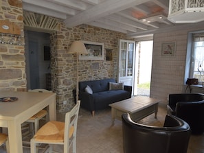 DVD player - Modern Holiday Home in Créances With Terrace (Creances)