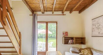 Charming Cottage in Devay With Illuminated Garden