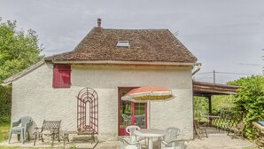 Unclassified image, 3 of 38, button - Charming Cottage in Devay With Illuminated Garden (Devay)