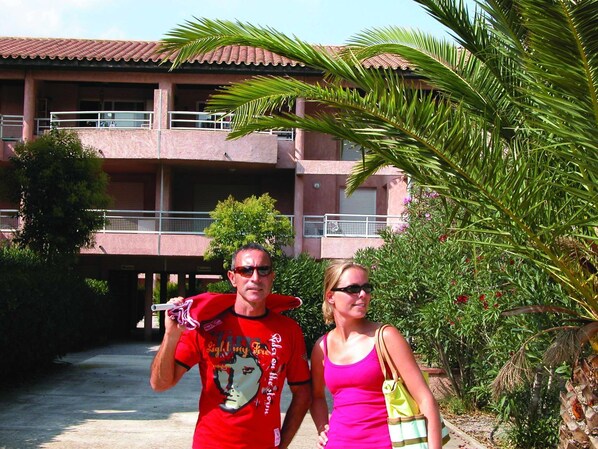 Exterior - Comfortable Apartment With a Terrace at 800 m. From the sea (Saint-Cyprien)