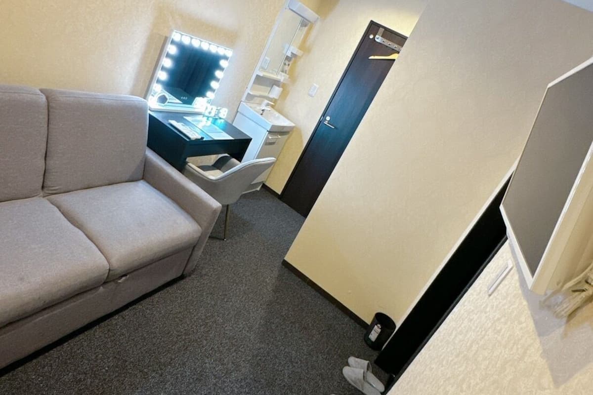 Standard Double Room (201)