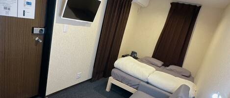 Standard Double Room (201)