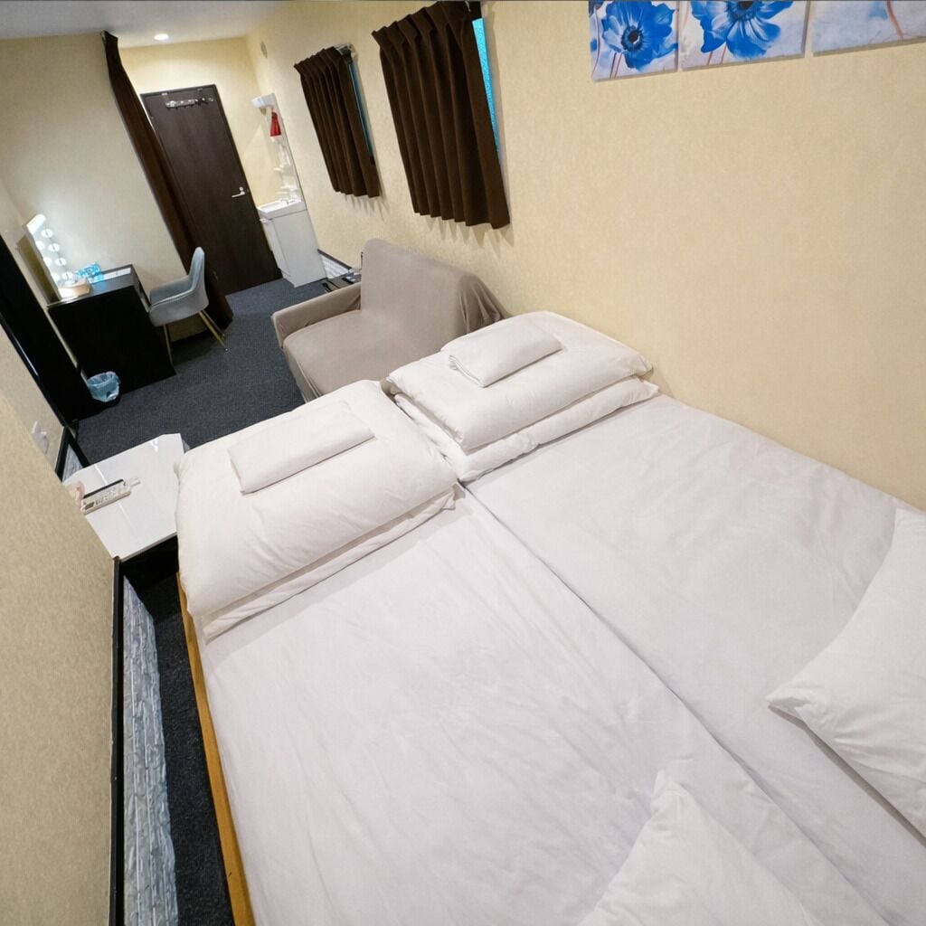 Standard Double Room (102)