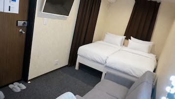 Standard Double Room (201)