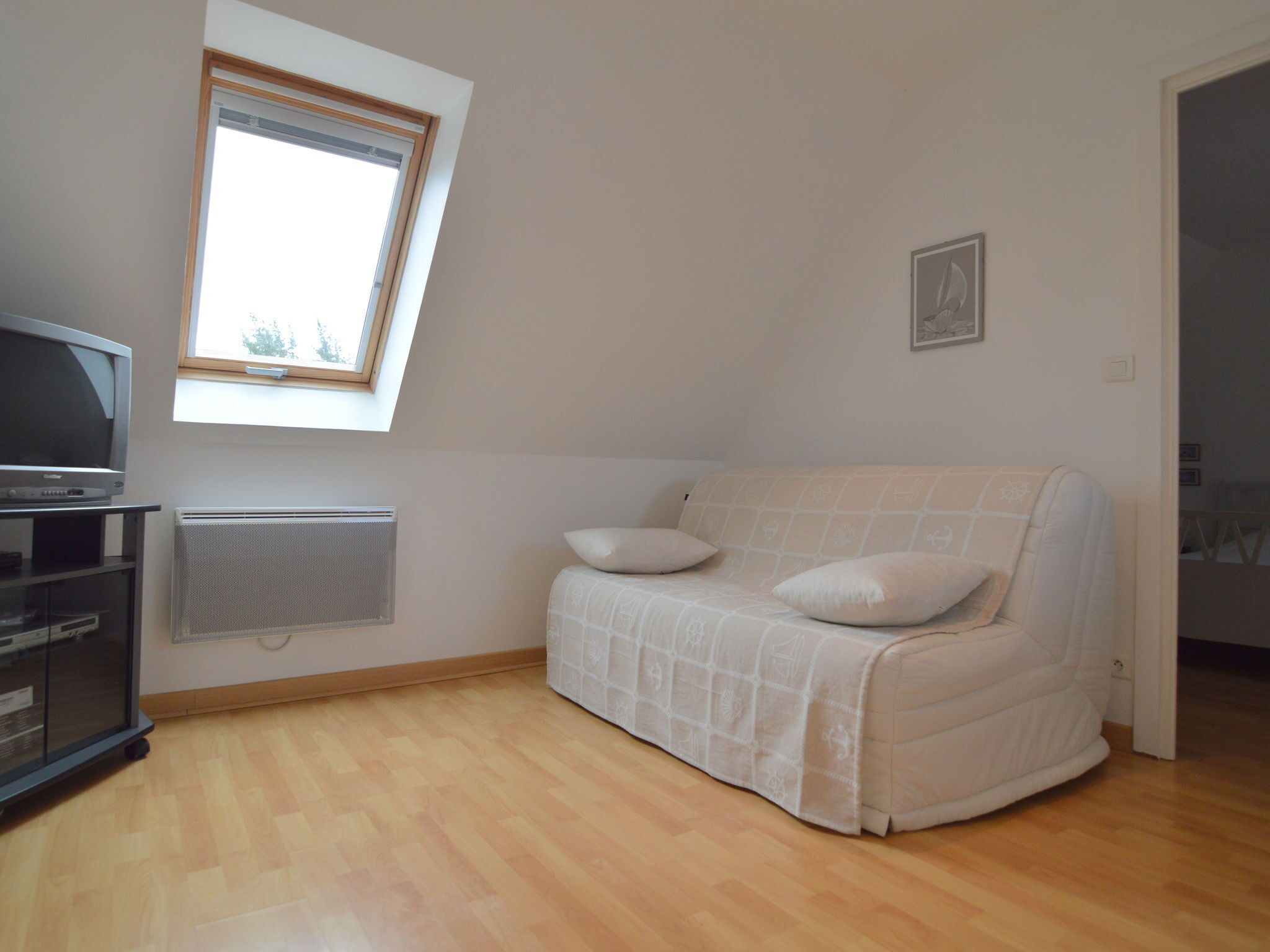 1 bedroom, individually furnished