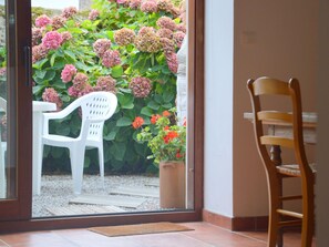 Dining - Beautiful Farmhouse in Leulinghen-bernes With Garden (Leulinghen-Bernes)