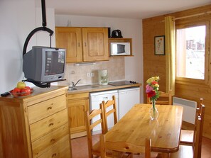 Dining - Superb Chalets and Lodges Situated at 2000 m (La Plagne-Tarentaise)