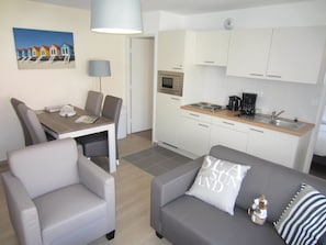 Microwave, dishwasher - Nice Apartment on the Edge of the Center of Bray-dunes (Bray-Dunes)