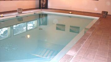 Kolam renang outdoor