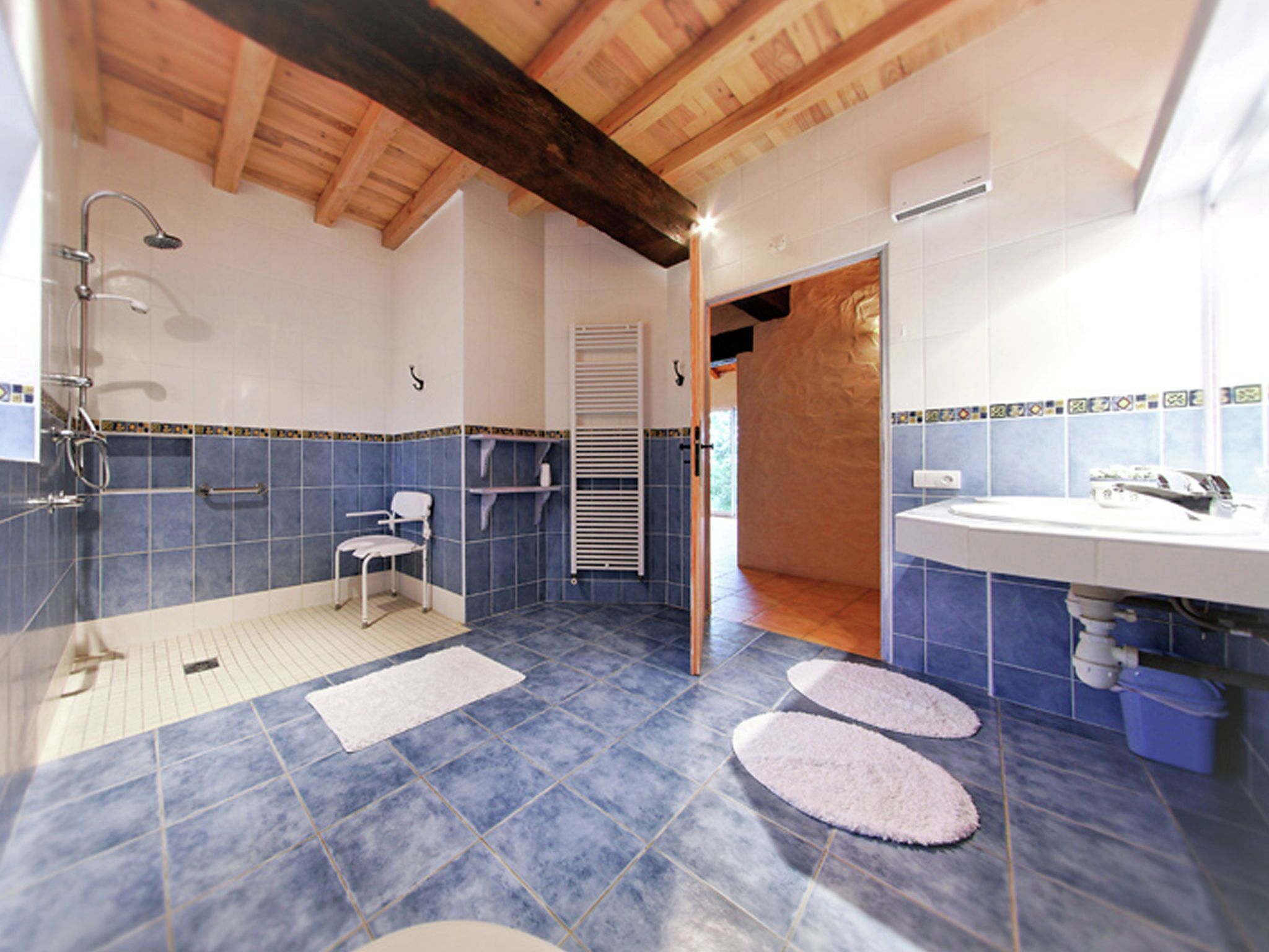 Bathtub