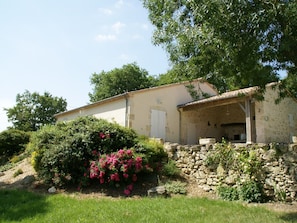 Exterior - Spacious Holiday Home in Saint-mézard With a Swimming Pool (Saint-Mezard)