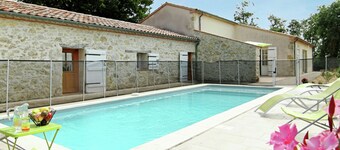 Spacious Holiday Home in Saint-mézard With a Swimming Pool