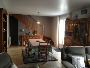 Dining - Charming Holiday Home In Denneville With Garden (Denneville)