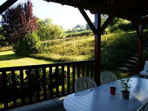 Balcony - Cozy Holiday Home in Saint-pierre-le-vieux With a Terrace (Saint-Pierre-le-Vieux)