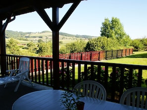 Balcony - Cozy Holiday Home in Saint-pierre-le-vieux With a Terrace (Saint-Pierre-le-Vieux)