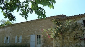 Exterior - Authentic Holiday Home in a Former Farmhouse, With Garden, in Southern France (Plieux)