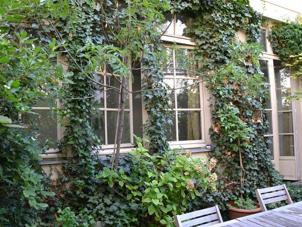 Exterior - Modern Apartment in Île-de-france With Private Terrace (Paris)