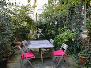 Balcony - Modern Apartment in Île-de-france With Private Terrace (Paris)