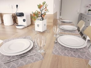 Dining - Modern Studio With Private Parking Just 7 Minutes From Disneyland Paris (Bussy-Saint-Georges)