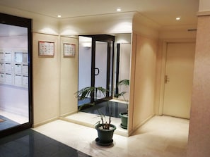 Reception - Modern Studio With Private Parking Just 7 Minutes From Disneyland Paris (Bussy-Saint-Georges)
