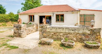 Lush Holiday Home in Le Retail With Sauna & Jacuzzi