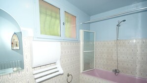 Bathtub - High-altitude House With Formidable View to Gamaches (Gamaches)
