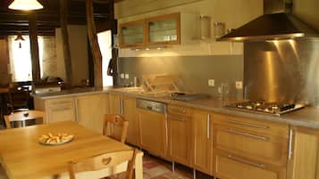 Fridge, microwave, dishwasher