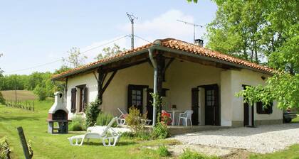 Quaint Holiday Home With Terrace in Molières