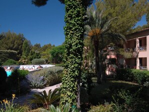 Exterior - Charming Holiday Home in the Green Outskirts of a Harbortown (Sanary-sur-Mer)
