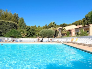Hồ bơi