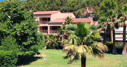 Charming Holiday Home in the Green Outskirts of a Harbortown