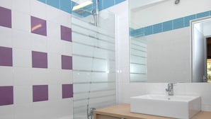 Bathroom - Charming Holiday Home in the Green Outskirts of a Harbortown (Sanary-sur-Mer)