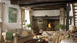 Fireplace, DVD player - Heritage Mansion in Teillet With Private Pool (Teillet)