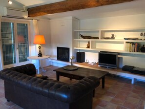 Fireplace - Cozy Characteristic 2-person House, in an Authentic Hamlet Near Grimaud (Grimaud)