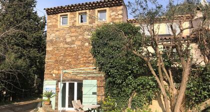 Cozy Characteristic 2-person House, in an Authentic Hamlet Near Grimaud