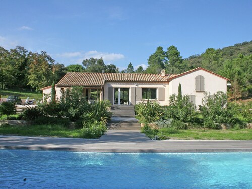 Elite Villa With Swimming Pool in La Mole South of France