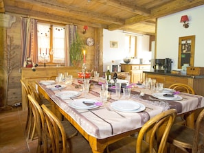 Dining - Charming Cottage Located in a Small Traditional Mountain Village (Bourg-Saint-Maurice)