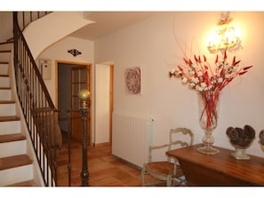 Dining - Charming Holiday Home in Correns France With Garden (Roquebrune-sur-Argens)