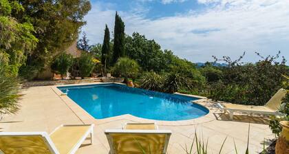 Luxurious Villa in Flayosc With Swimming Pool