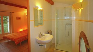 Bathroom - Charming Cottage in Rasteau With Garden (Rasteau)