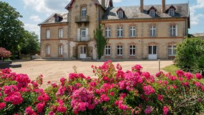Unclassified image, 3 of 36, button - Attractive Holiday Home in Clessé With Swimming Pool (Clessé)