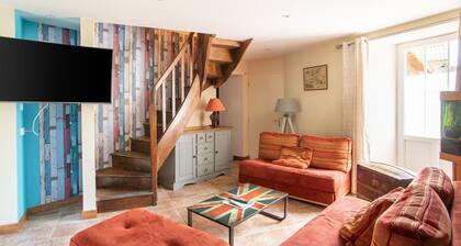 Attractive Holiday Home in Clessé With Swimming Pool