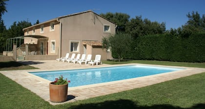 Perfect Holiday Location for a Large Group, in the Lovely Vaucluse Region!