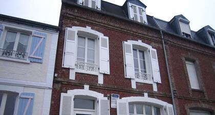 Spacious Holiday Home in Le Crotoy France With Sea View