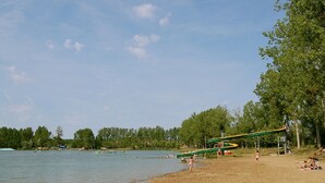 Beach - Detached Chalet With Dishwasher, Located in Natural Region (Moncontour)