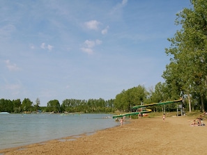 Beach - Detached Chalet With Dishwasher, Located in Natural Region (Moncontour)